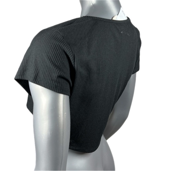 Jolie & Joy | Ribbed Black Short Sleeve Crop Top with front loop detail nwt - Picture 5 of 9